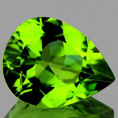 10x8 mm {2.29 cts} Pear AAA Fire Natural Green Peridot {Flawless-VVS}