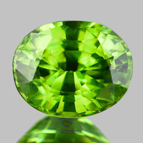0.90 cts Oval 6x5 mm AAA Rainbow Sparkle Natural Green Demantoid (Flawless-VVS)--AAA Grade