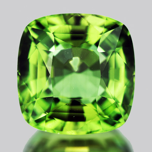 9.30 mm { 4.17 cts} Cushion AAA Neon AAA Green Madagascar Apatite Natural {Flawless-VVS}--AAA Grade