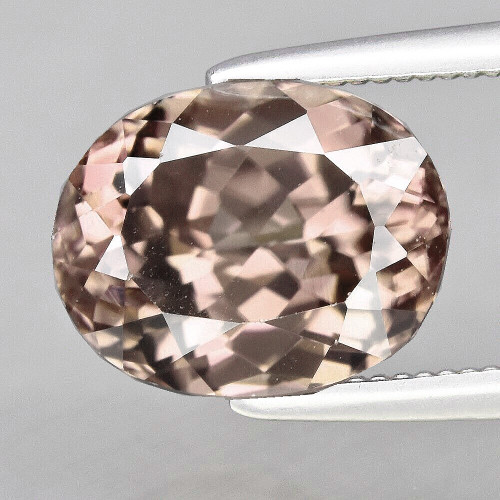 5.5x4 mm { 0.43 cts } Oval Strong Color Change Bekily Garnet Natural {  Champagne to Pink Red }  (Flawless-VVS)