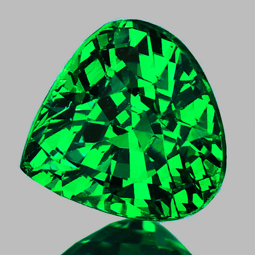 5.50 mm { 0.85 cts} Heart AAA Fire Premium Emerald Green Tsavorite Garnet Natural { Flawless-VVS }--Premium Grade