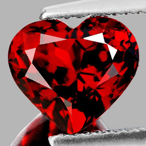 8.50 mm { 2.47 cts } Heart Brilliant Cut AAA Fire Natural AAA Red Mozambique Garnet {Flawless-VVS1}--AAA Grade