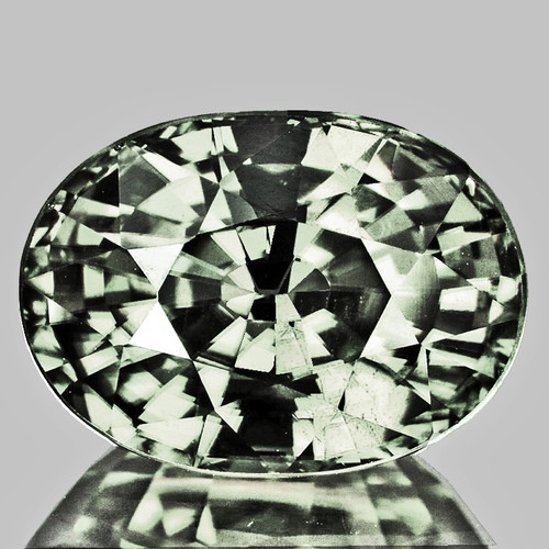 8x6 mm { 1.78 cts } Oval Extreme Brilliancy Natural Light Yellow Green Sapphire {Flawless-VVS}--AAA Grade