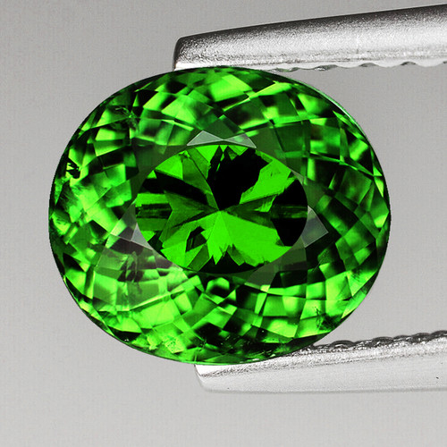 10.5x9 mm { 4.31 cts} Oval Brilliant Cut Extreme Brilliancy Intense Chrome Green Apatite Natural (Flawless-VVS)--AAA Grade