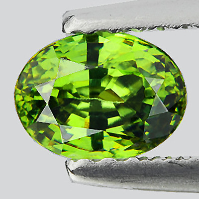 6x4.5 mm { 0.86 cts } Oval AAA Fire Rainbow Sparkle Natural Green Demantoid (Flawless-VVS)--AAA Grade