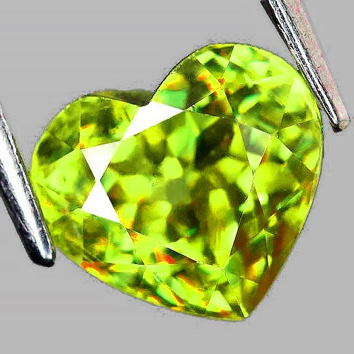 6.50 mm { 1.12 cts } Heart Excellent Rainbow Flash Natural Canary Green Sphene { Flawless-VVS }--AAA Grade