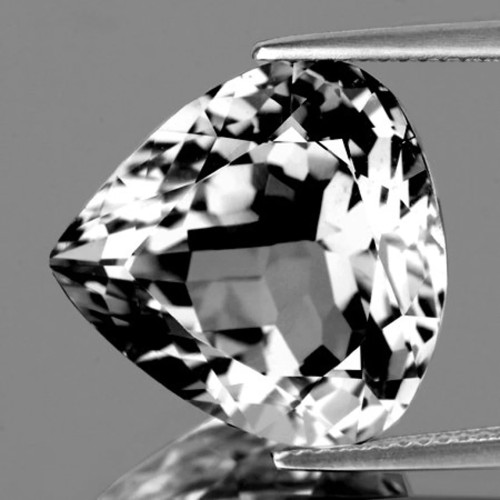 21.00 mm { 39.71 cts } Heart Brilliant Cut AAA Fire Natural White Topaz {Flawless-VVS1}--Collection/Investment Stone