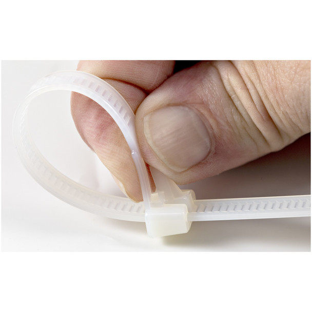 StarTech.com 100 Pack 6" Reusable Cable Ties - White Medium Releasable Nylon/Plastic Zip Tie - Resealable Adjustable Electrical/Network Cable Wraps/-40 to +85C Temp/94V-2 Fire & UL Rated TAA CBMZTRB6