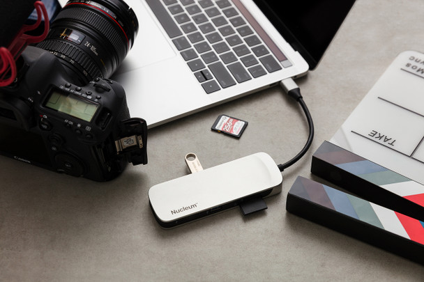 Kingston Technology APPLE MACBOOK USB-C HUB: USB 3.0,HDMI,SD/MICROSD,POWER,TYPE-C C-HUBC1-SR-EN 740617271270