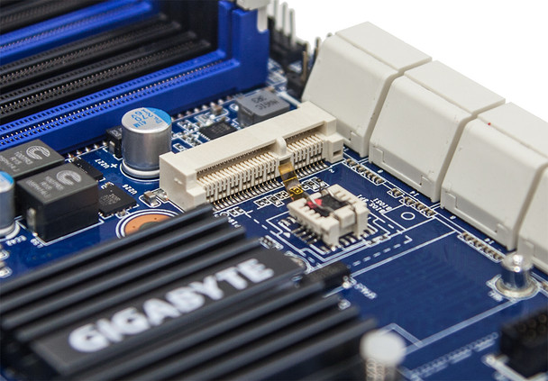 Gigabyte MB SV MU70-SU0 E5-2600v3 E5-1600v3 S2011-3 C612 12xDDR4 SATA PCIE ATX