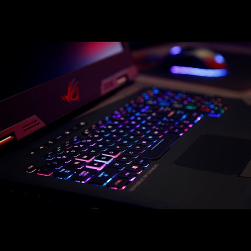 Asus NB G703GX-XS71 17.3 Ci7-8750H 16G 512G+1TB GeForce×RTX2080 W10P Retail