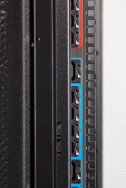 Eaton EMI303-10 power distribution unit (PDU) 36 AC outlet(s) 38U-A Black EMI303-10 786685885049