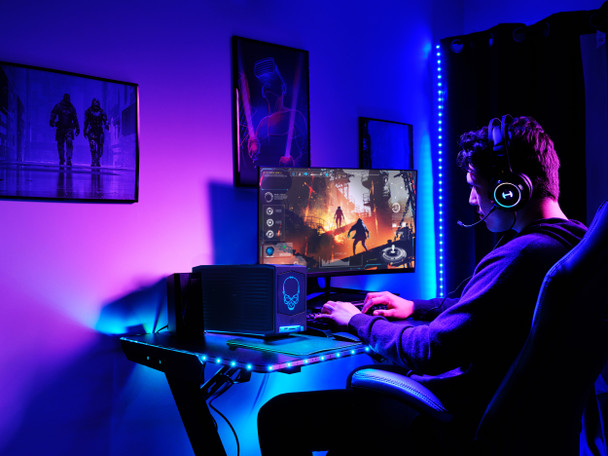 Intel NUC 12 Extreme Kit - NUC12DCMi7 8L sized PC Black i7-12700 RNUC12DCMI70001 735858491723