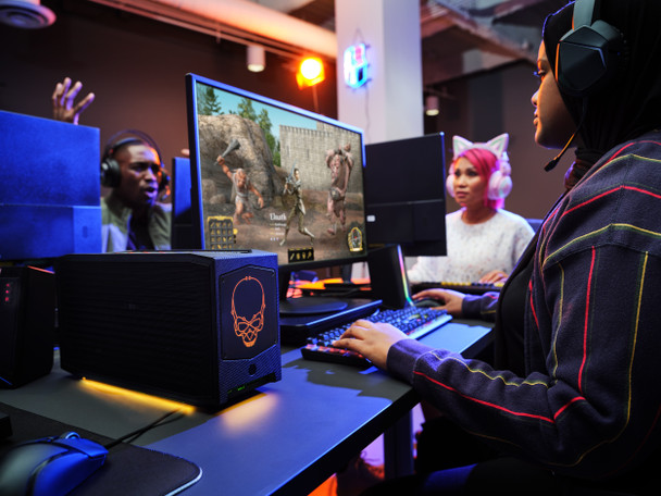 Intel NUC 12 Extreme Kit - NUC12DCMi7 8L sized PC Black i7-12700 RNUC12DCMI70001 735858491723