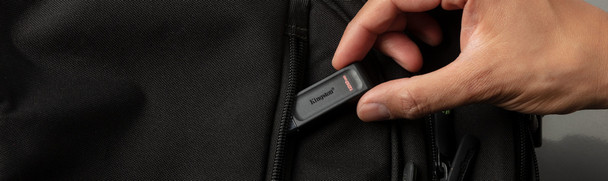 Kingston Technology DT70/128GB KINGSTON 128GB USB-C 3.2 GEN 1 DATATRAVELER 70 740617305371