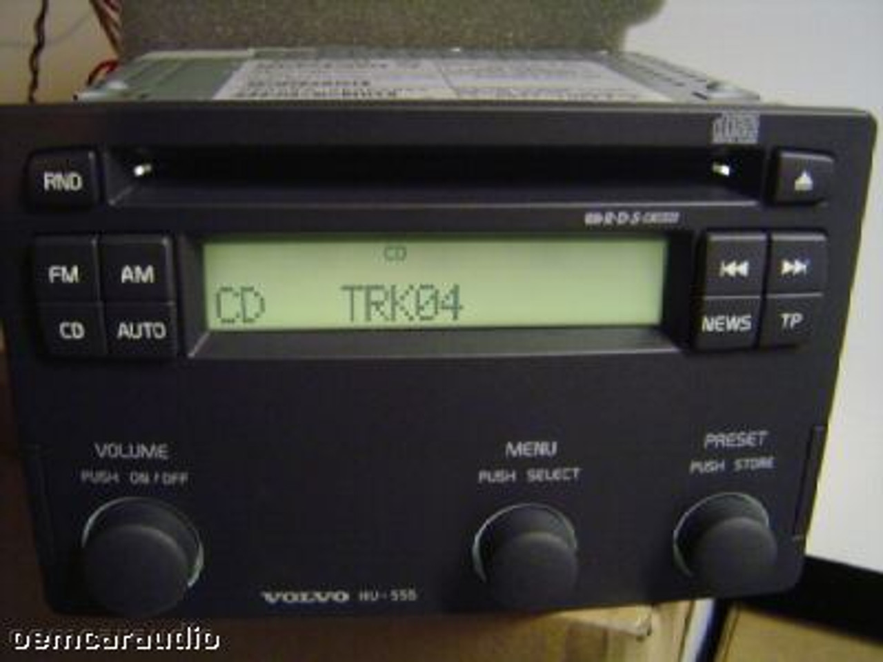 HU555 01 04 Volvo S60 V70 CD Player Radio Stereo Tape Player