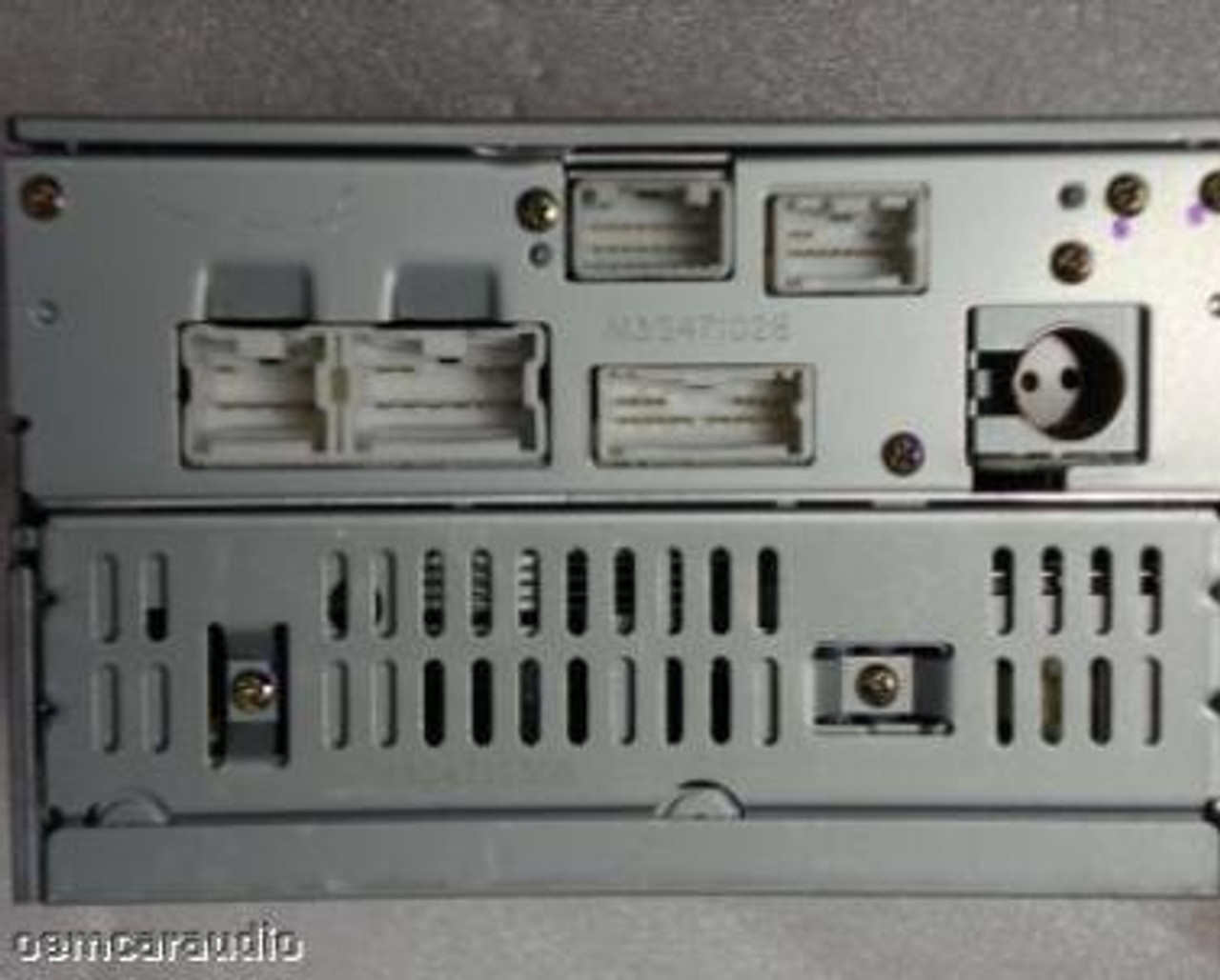 ラジオホーン 2005-2006 Nissan Altima AM FM Radio with 6 Disc CD Player