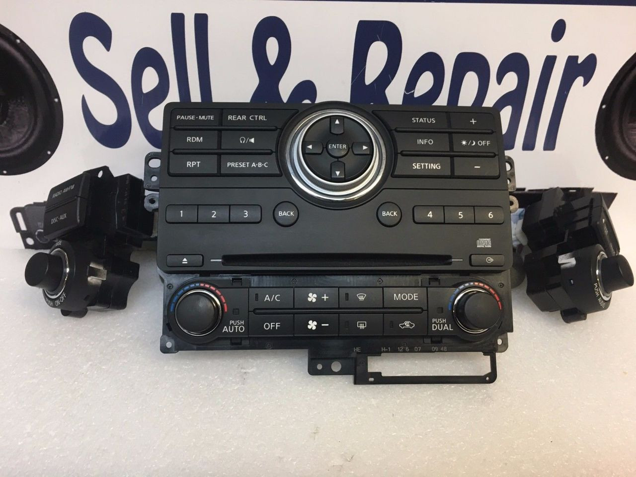 07 13 Nissan Pathfinder Armada Audio Climate Control Panel 28395