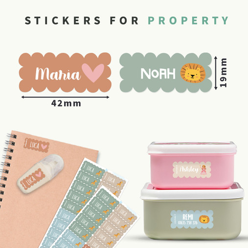 Easy2Name wave name stickers size: 42 x 19 mm with a wavy edge, shown on lunch boxes