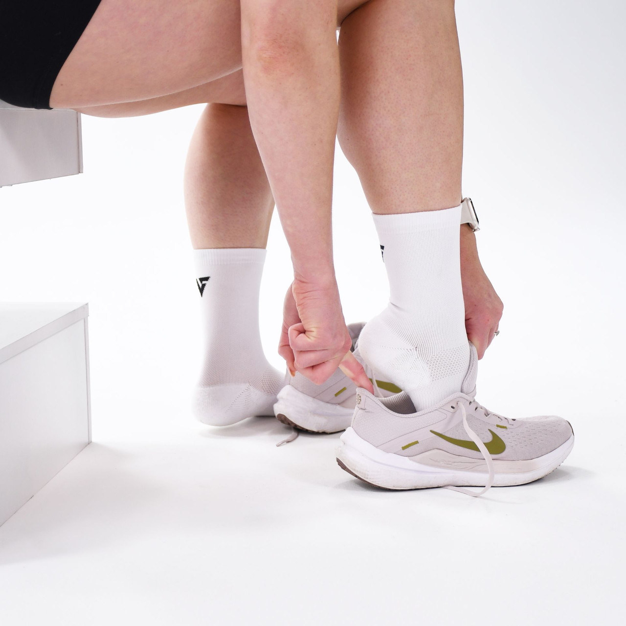 Velocity Performance Crew Socks Adult (2 Pairs)