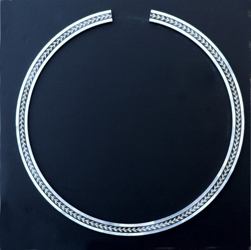 Rosette Inlay Acoustic Guitar 4 19/32 117mm id wide Pearl and Herringbone