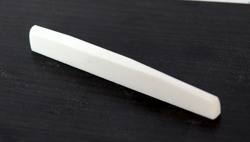 Saddle compensated bone for E style guitars 72 x 4 x 10mm 16" radius