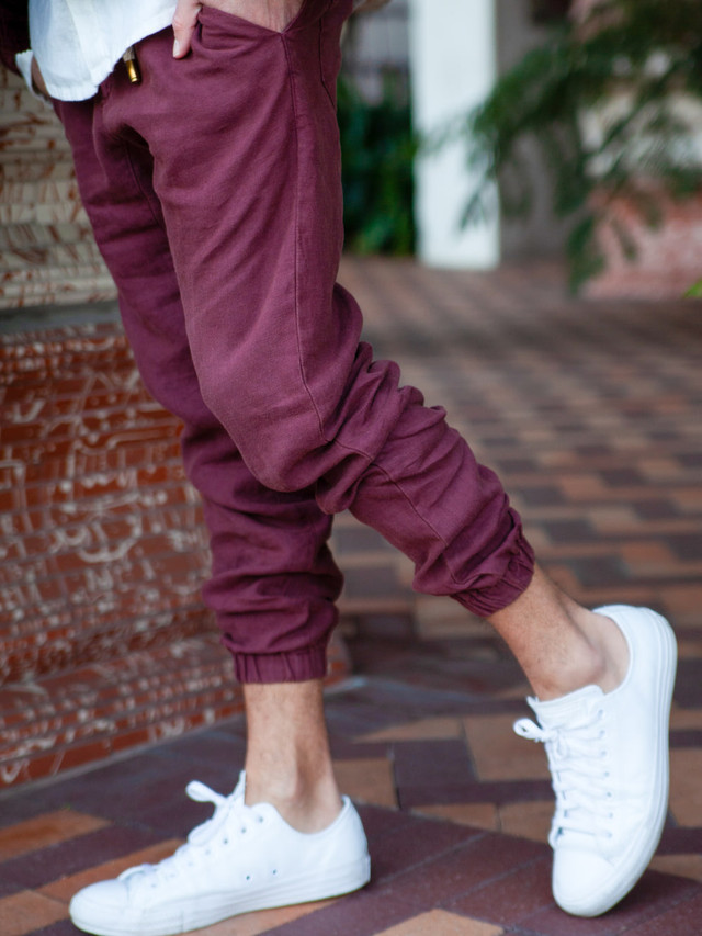 VKTRBLAK linen joggers in burgundy