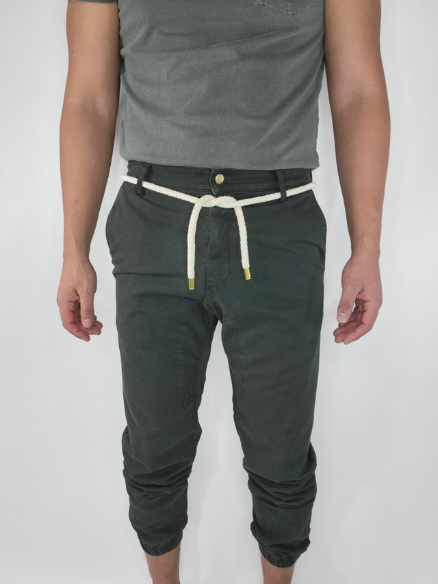 The VKTRBLAK Cotton herringbone Joggers in Forest