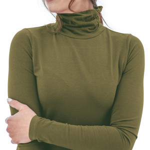 Eden Turtleneck studio alt 2