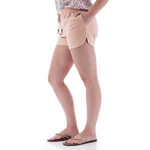 Surfs Edge Short studio alt1