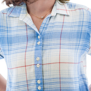 Aviana Shirt 24 studio alt 2 Aviana Shirt 24 studio alt 2