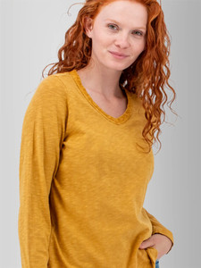 Layla Organic V-Neck Top studio alt1