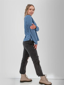 Layla Organic V-Neck Top studio alt1