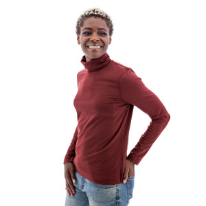 Mariela Organic Turtleneck studio alt1