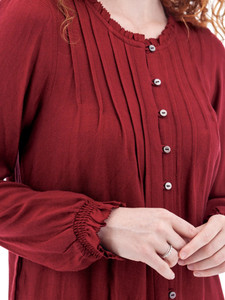 Isabel Pintuck Top studio detail