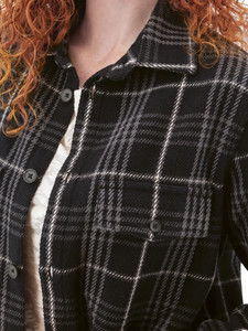 Overton Organic Big Shirt studio detail