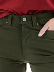 Roma 5-Pocket Stretch Pant studio detail