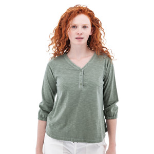 Este Organic Cotton V-Neck Henley studio