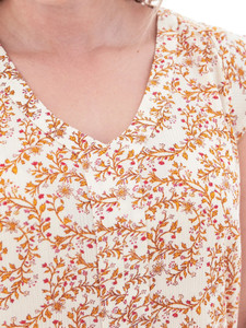 Francesca Crepe Print Top studio alt 2