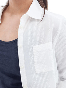 Colmar Seersucker Boyfriend Shirt studio alt 2