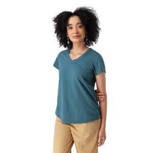 Layla Organic Cotton V-Neck Tee studio alt1