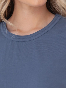 Basis Solid Organic Cotton T-Shirt Vintage Indigo Blue detail