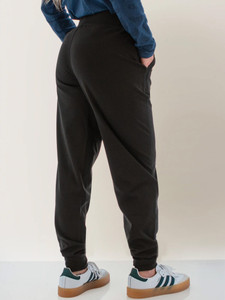 Dog-Walker Athleisure Jogger studio alt1