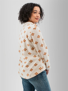 Right rear shoulder detail view of the Lucy Drift Printed Microfleece Pullover studio in white.
