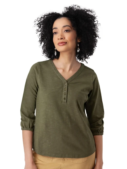 Este Organic Cotton V-Neck Henley studio