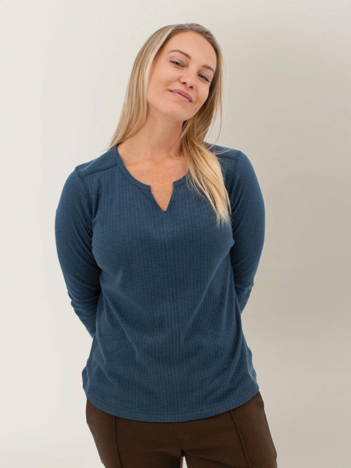 Minna 3/4 Sleeve Notch Neck Tee studio