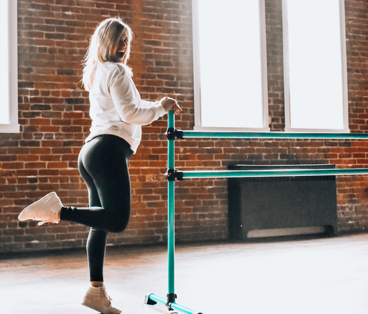 VITA Barre Portable Freestanding Double Ballet Barre, Fit, Dark Mystic  Gray, Aluminum | Adjustable Height, Made in USA, Home or Gym Exercise  Equipment