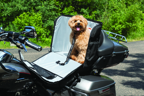 Kuryakyn Pet Palace Titan Motorcycle Pet Carrier for Touring Seats – Weather-Resistant and Heat-Reducing Design