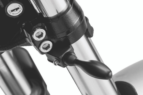Kuryakyn Pipe Wrench Fork Mounts Black – Adjustable Clamping System for Turn Signal Installation