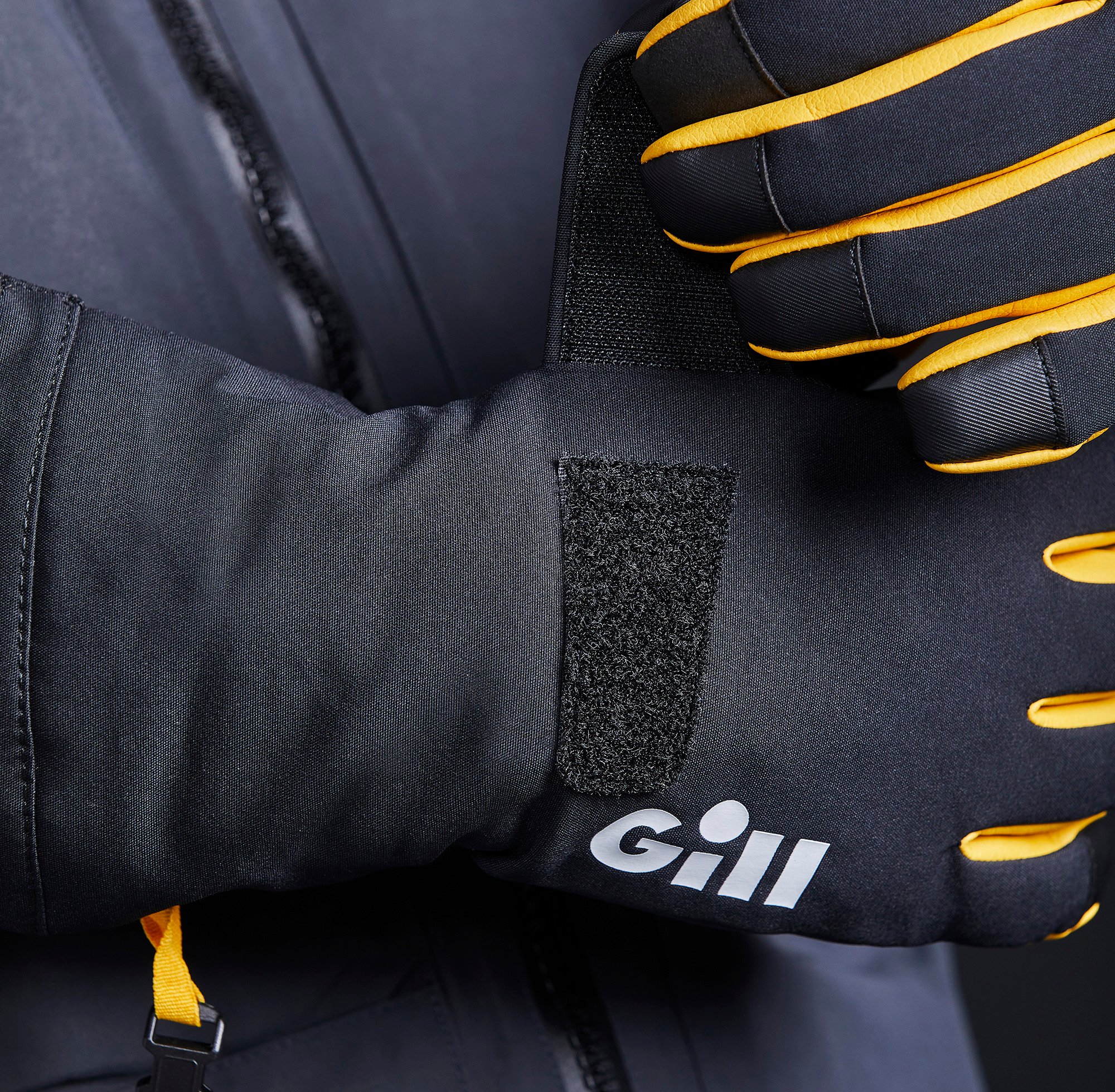 Helmsman-Handschuhe - 7805-BLK01-MODEL_4.jpg